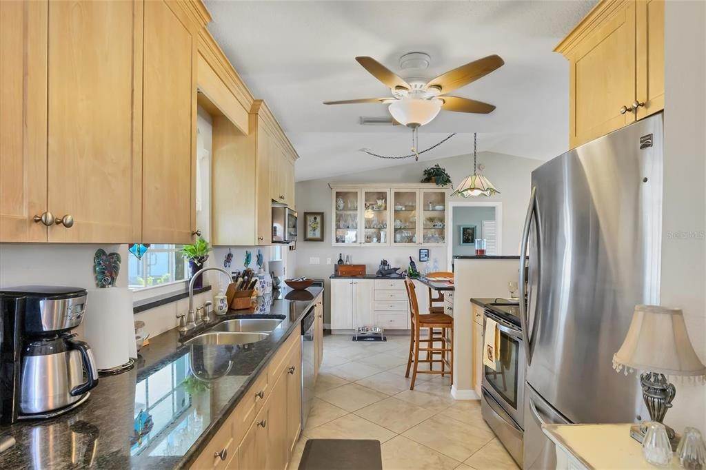 14. Single Family Homes for Sale at 7168 LIGHTHOUSE STREET Englewood, Florida 34224 United States