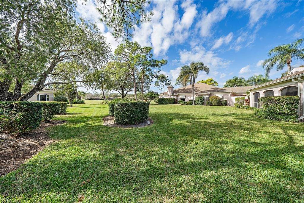 6. Single Family Homes for Sale at 5544 CHANTECLAIRE 18 Sarasota, Florida 34235 United States