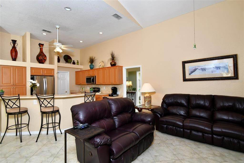 19. Single Family Homes for Sale at 142 SEASONS DRIVE Punta Gorda, Florida 33983 United States