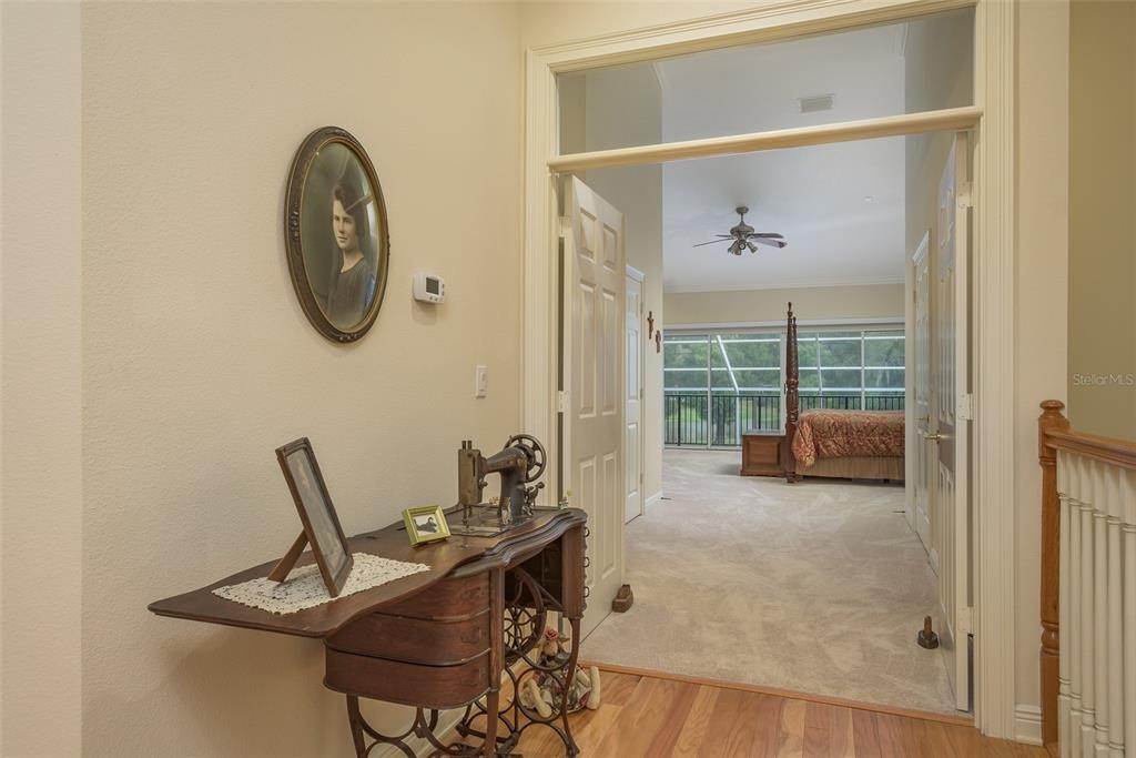 18. Single Family Homes for Sale at 2493 JOHNNA COURT Palm Harbor, Florida 34685 United States