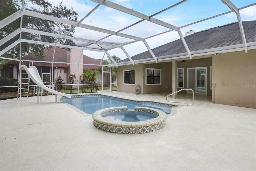 9. Single Family Homes for Sale at 4311 74TH AVENUE Sarasota, Florida 34243 United States