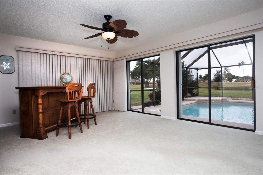 12. Single Family Homes for Sale at 2002 NEW BEDFORD DRIVE Sun City Center, Florida 33573 United States