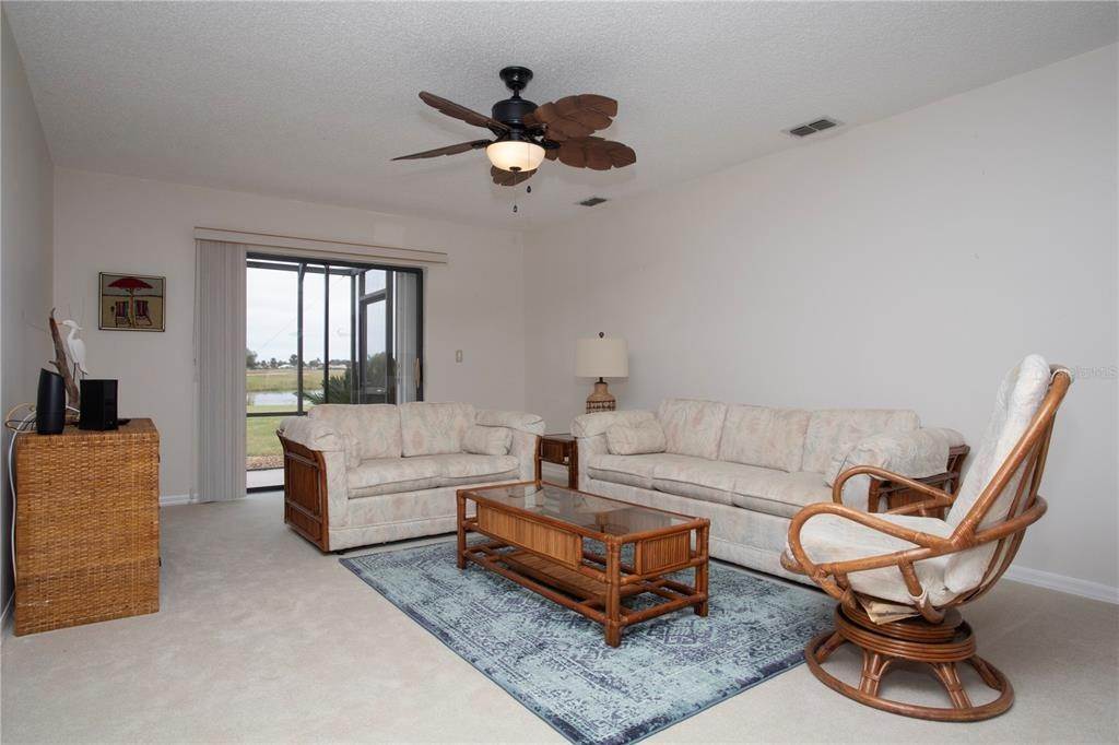 14. Single Family Homes for Sale at 2002 NEW BEDFORD DRIVE Sun City Center, Florida 33573 United States