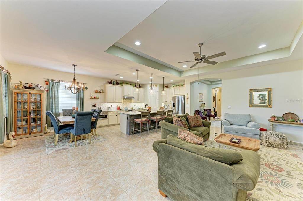 14. Single Family Homes for Sale at 19218 SEA TROUT COURT Venice, Florida 34292 United States