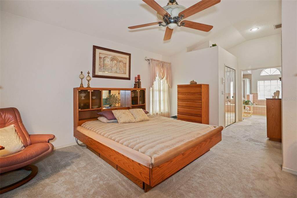 17. Single Family Homes for Sale at 2748 RESNIK CIRCLE Palm Harbor, Florida 34683 United States