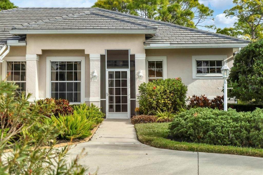 2. Single Family Homes for Sale at 8743 Grey Oaks AVENUE Sarasota, Florida 34238 United States