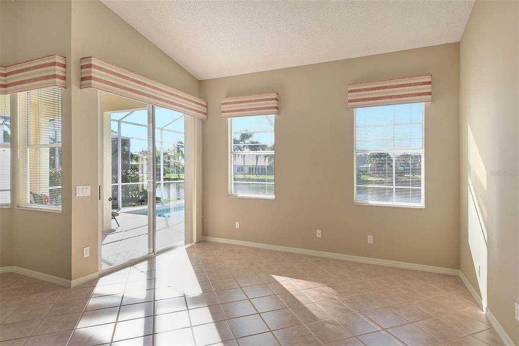 20. Single Family Homes for Sale at 4177 Westbourne CIRCLE Sarasota, Florida 34238 United States