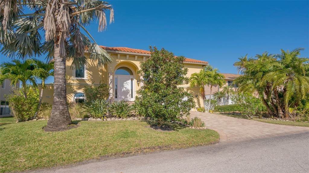 4. Single Family Homes for Sale at 699 Penfield STREET Longboat Key, Florida 34228 United States