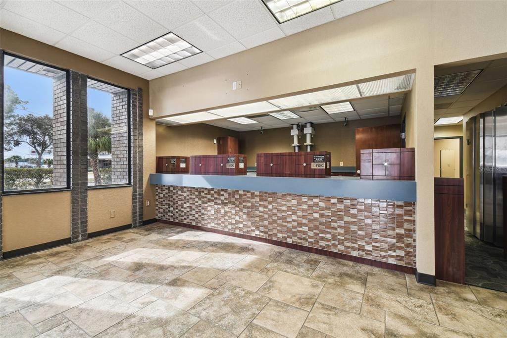 14. Commercial for Sale at 9037 Us Highway 19 Port Richey, Florida 34668 United States