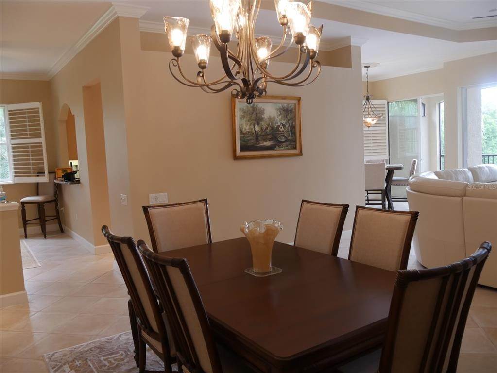 20. Single Family Homes for Sale at 5242 Parisienne PLACE 201 Sarasota, Florida 34238 United States