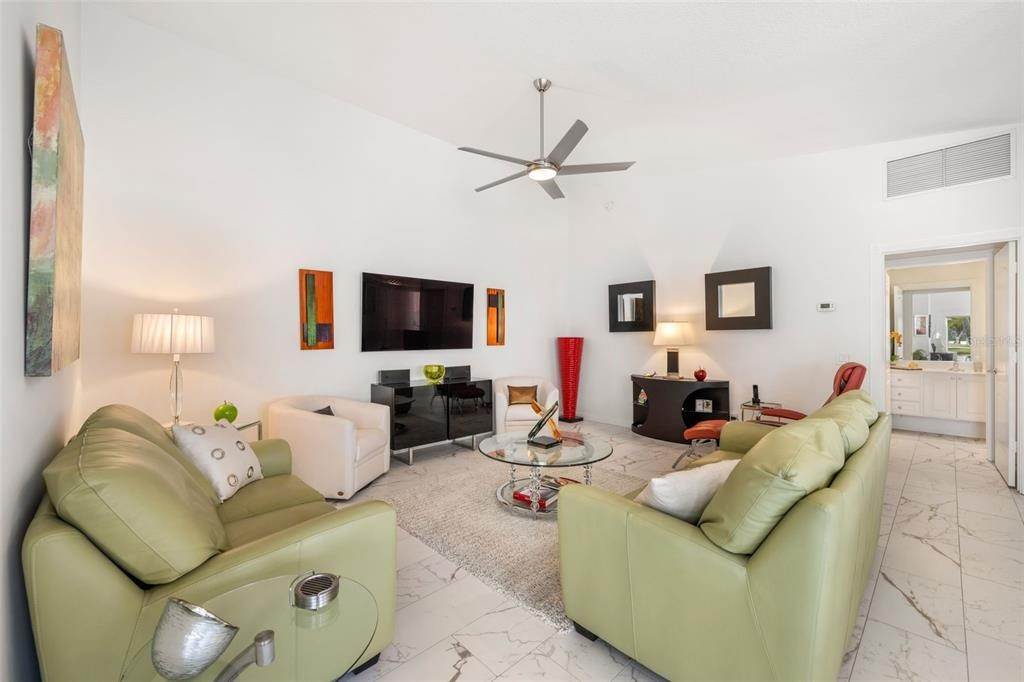 4. Single Family Homes for Sale at 5807 Helicon PLACE Sarasota, Florida 34238 United States