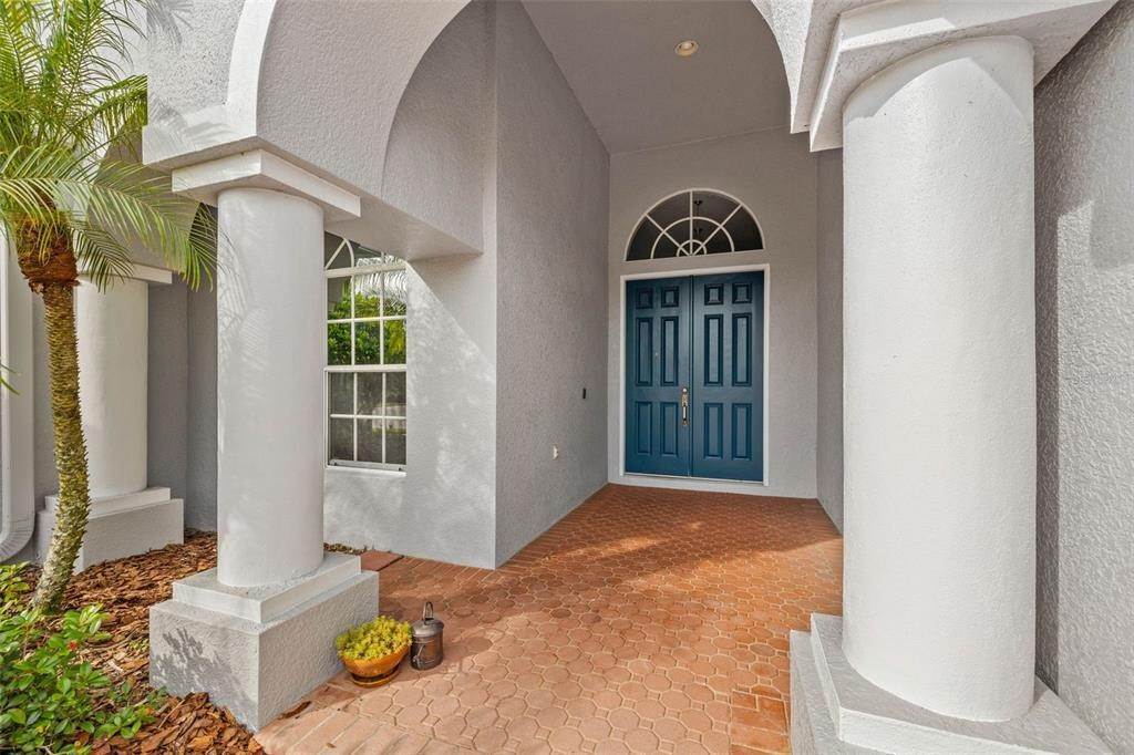 6. Single Family Homes for Sale at 10824 Barbados Isle DRIVE Tampa, Florida 33647 United States