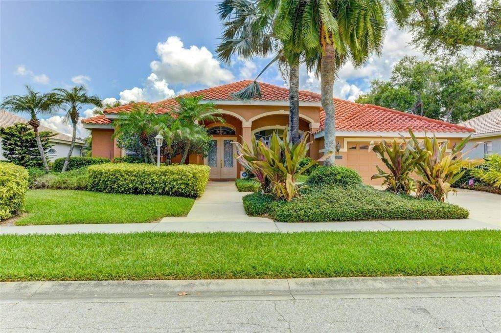 2. Single Family Homes for Sale at 4923 OLD OAKLEAF DRIVE Sarasota, Florida 34233 United States