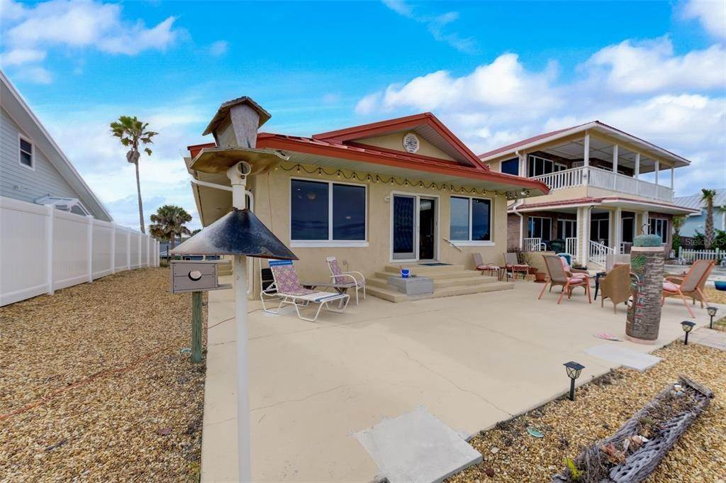 9. Single Family Homes for Sale at 1411 N Atlantic AVENUE New Smyrna Beach, Florida 32169 United States