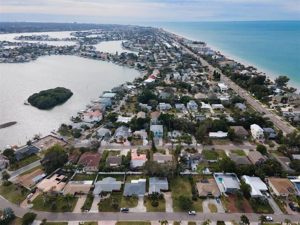 11. Single Family Homes for Sale at 114 8th STREET Belleair Beach, Florida 33786 United States
