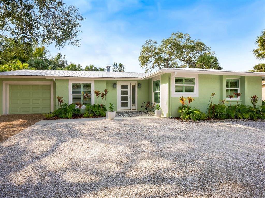 2. Single Family Homes for Sale at 5112 Oakmont PLACE Sarasota, Florida 34242 United States