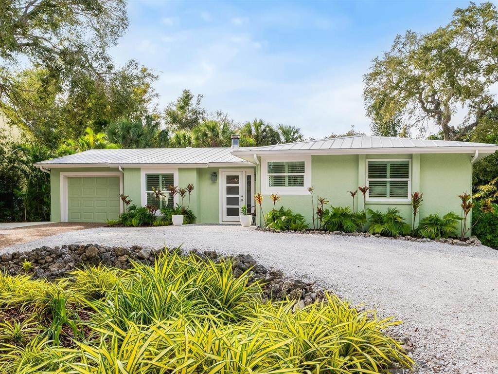 3. Single Family Homes for Sale at 5112 Oakmont PLACE Sarasota, Florida 34242 United States