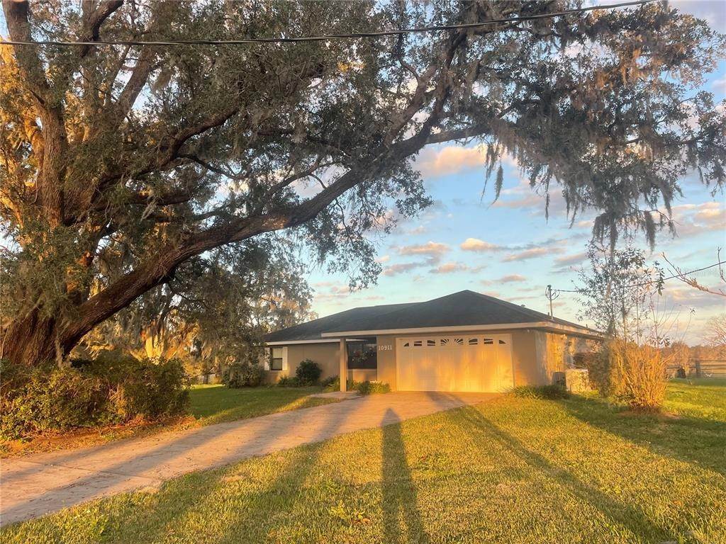 2. Single Family Homes for Sale at 10911 NW 160th AVENUE Morriston, Florida 32668 United States