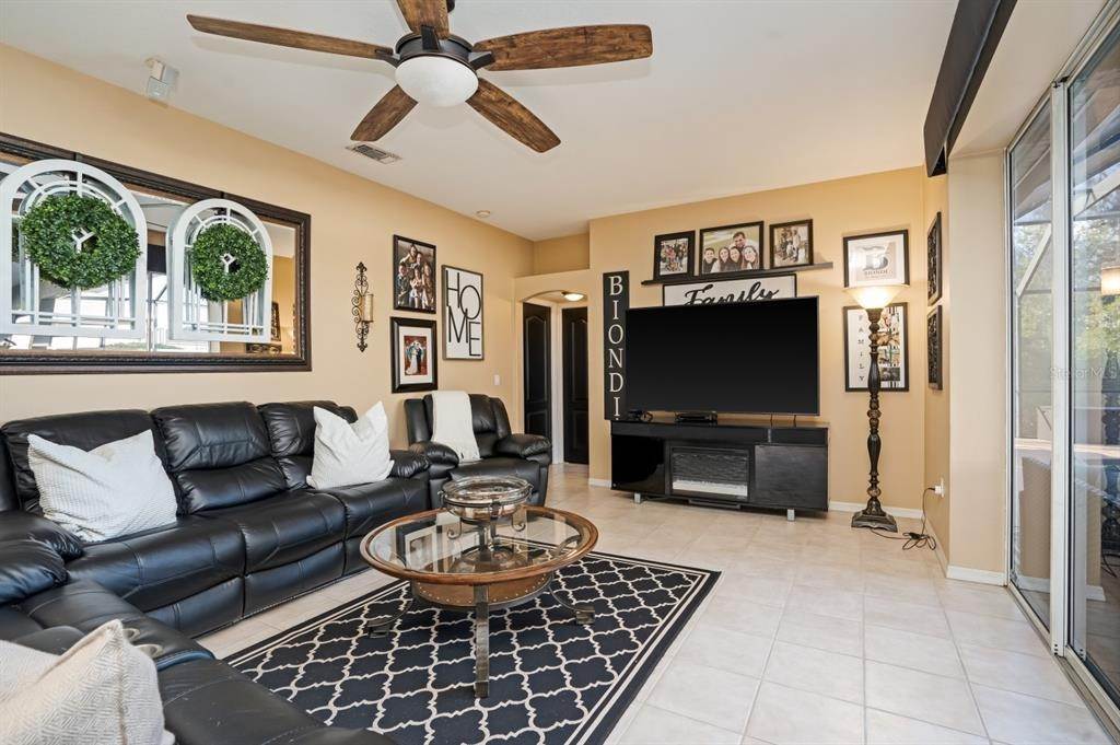 18. Single Family Homes for Sale at 7320 Arrowhead RUN Lakewood Ranch, Florida 34202 United States