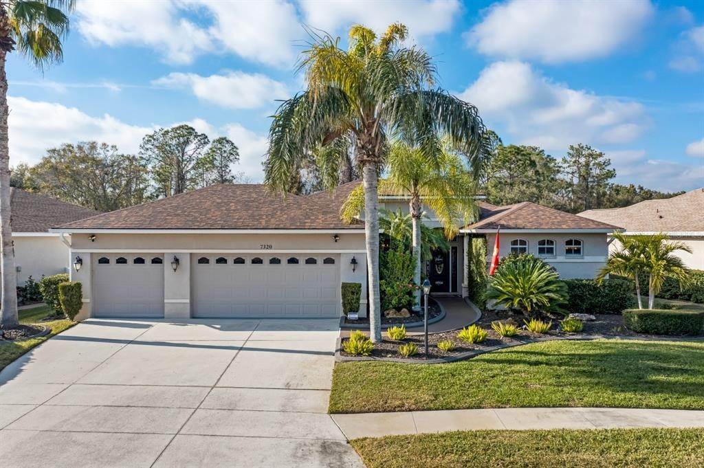 4. Single Family Homes for Sale at 7320 Arrowhead RUN Lakewood Ranch, Florida 34202 United States