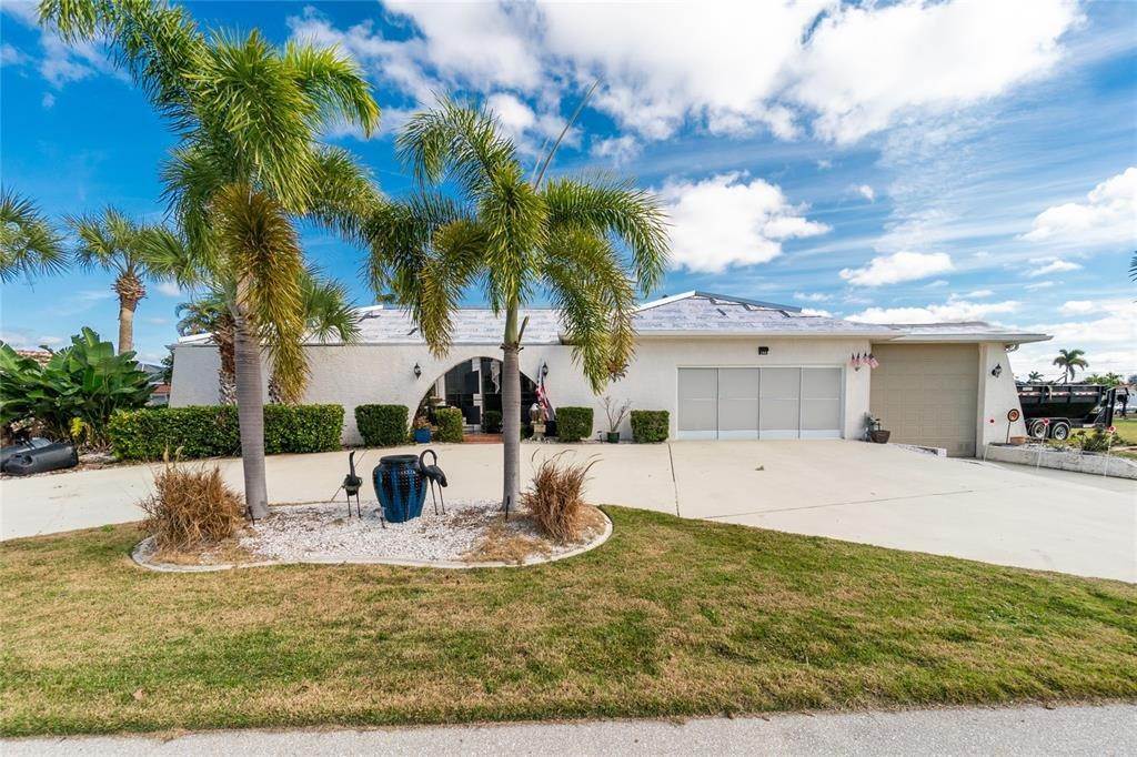 5. Single Family Homes for Sale at 740 Via Esplanade Punta Gorda, Florida 33950 United States
