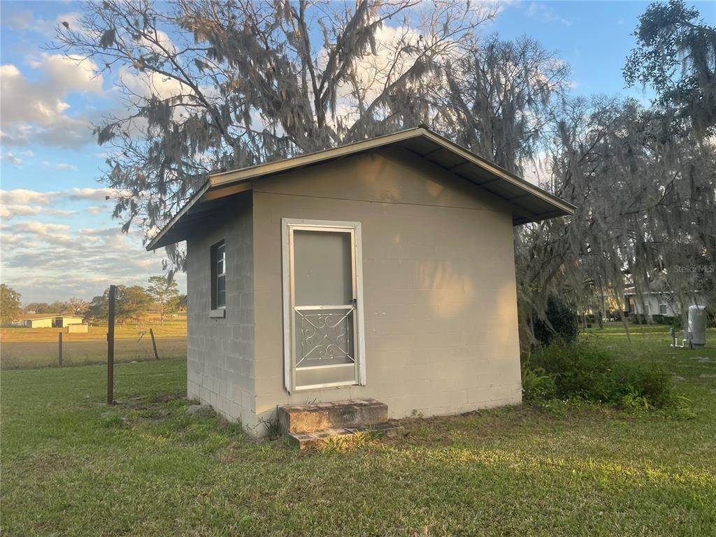 20. Single Family Homes for Sale at 10891 NW 160th AVENUE Morriston, Florida 32668 United States