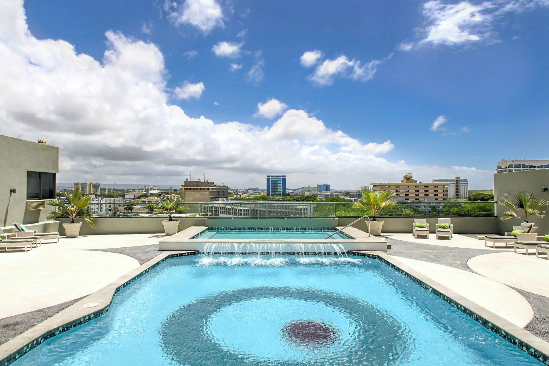 17. Condominiums for Sale at Contemporary Home with City Views at Quantum Metrocenter 120 Carlos F. Chardon St., Apt. 2201S San Juan, 00918 Puerto Rico