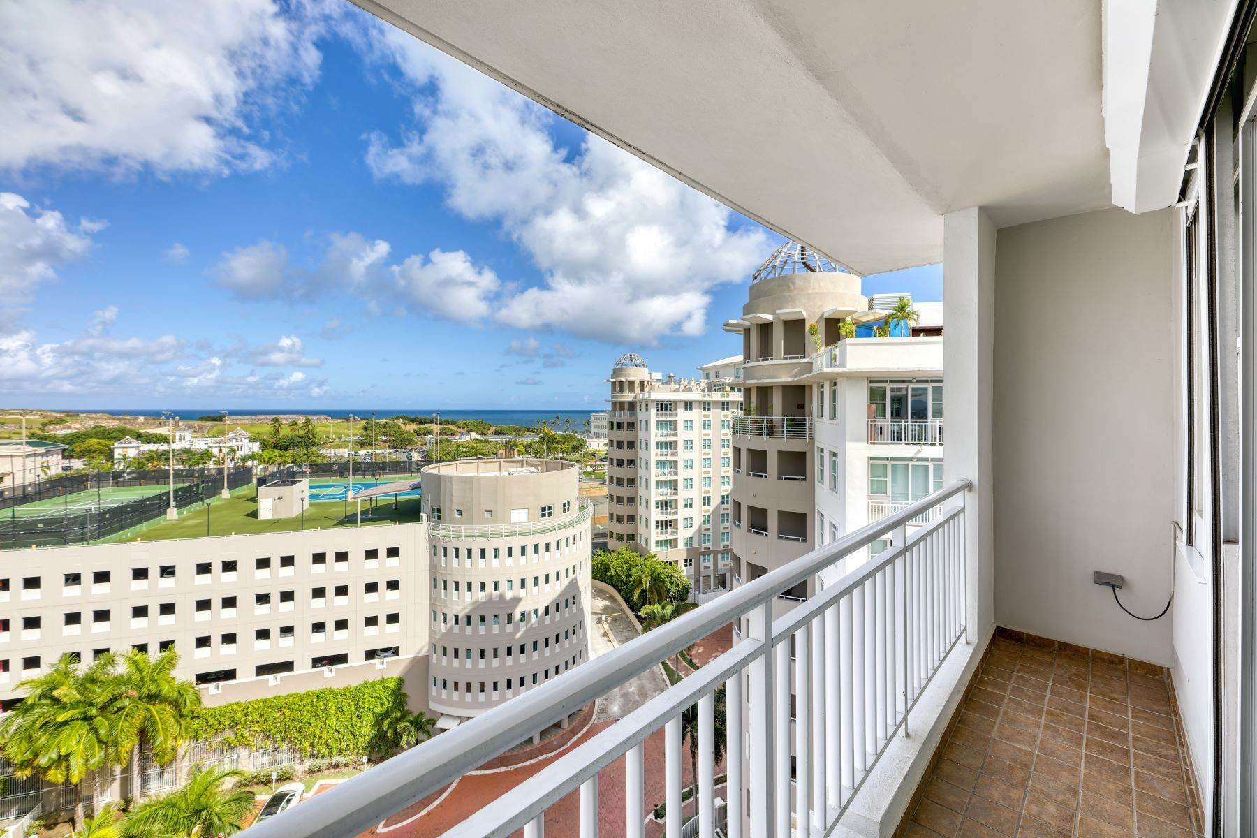 10. Condominiums for Sale at Oceanview Penthouse with Rooftop Terrace 100 Del Muelle St., Apt. 1-1007 Old San Juan, 00901 Puerto Rico