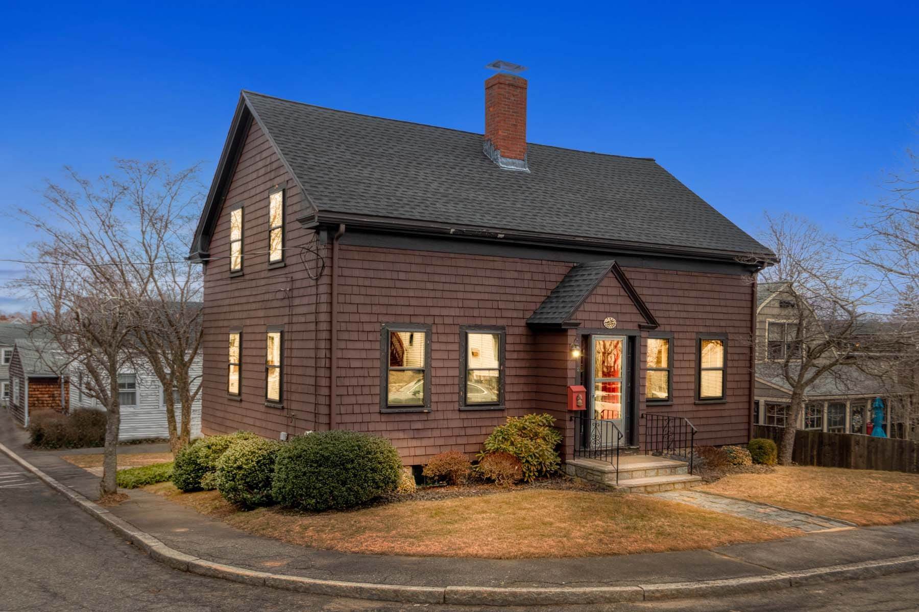 Single Family Homes for Sale at Charming 4 Bedroom Cape 2 Chestnut Street Marblehead, Massachusetts 01945 United States