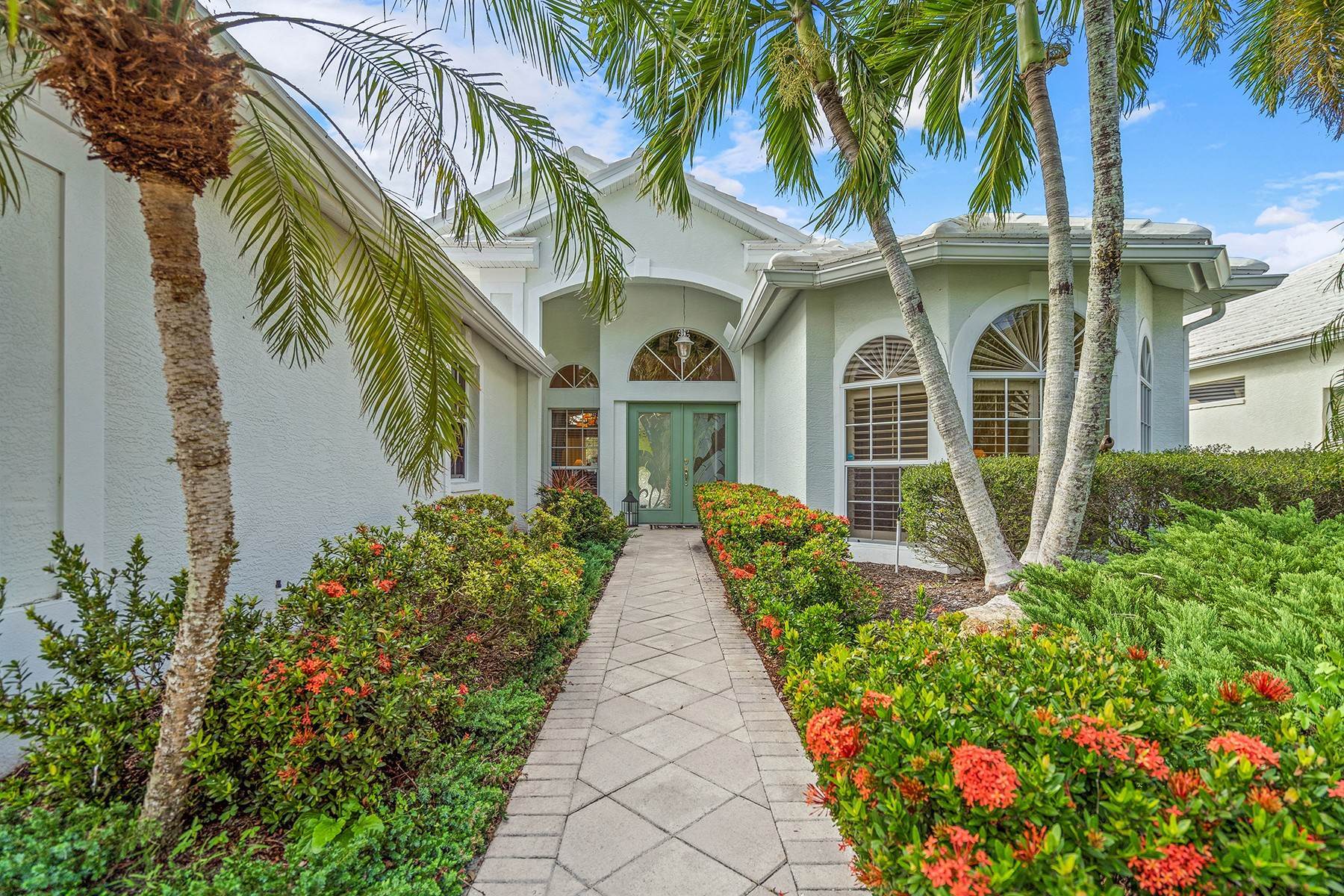 Condominiums for Sale at 340 Bermuda Court , 5 Venice, Florida 34293 United States