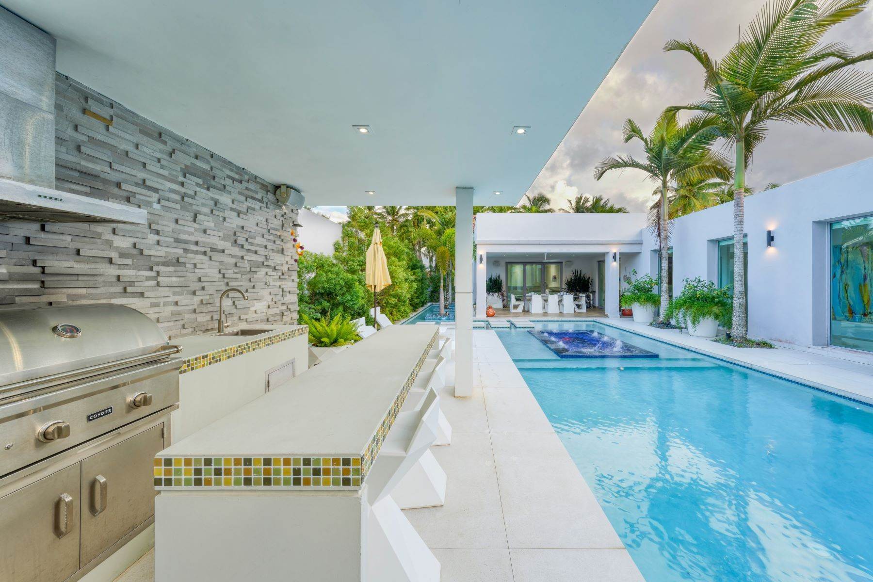 13. Single Family Homes for Sale at Your Exclusive Gateway to Luxury Living in Dorado Beach East 156 Dorado Beach East Dorado, 00646 Puerto Rico