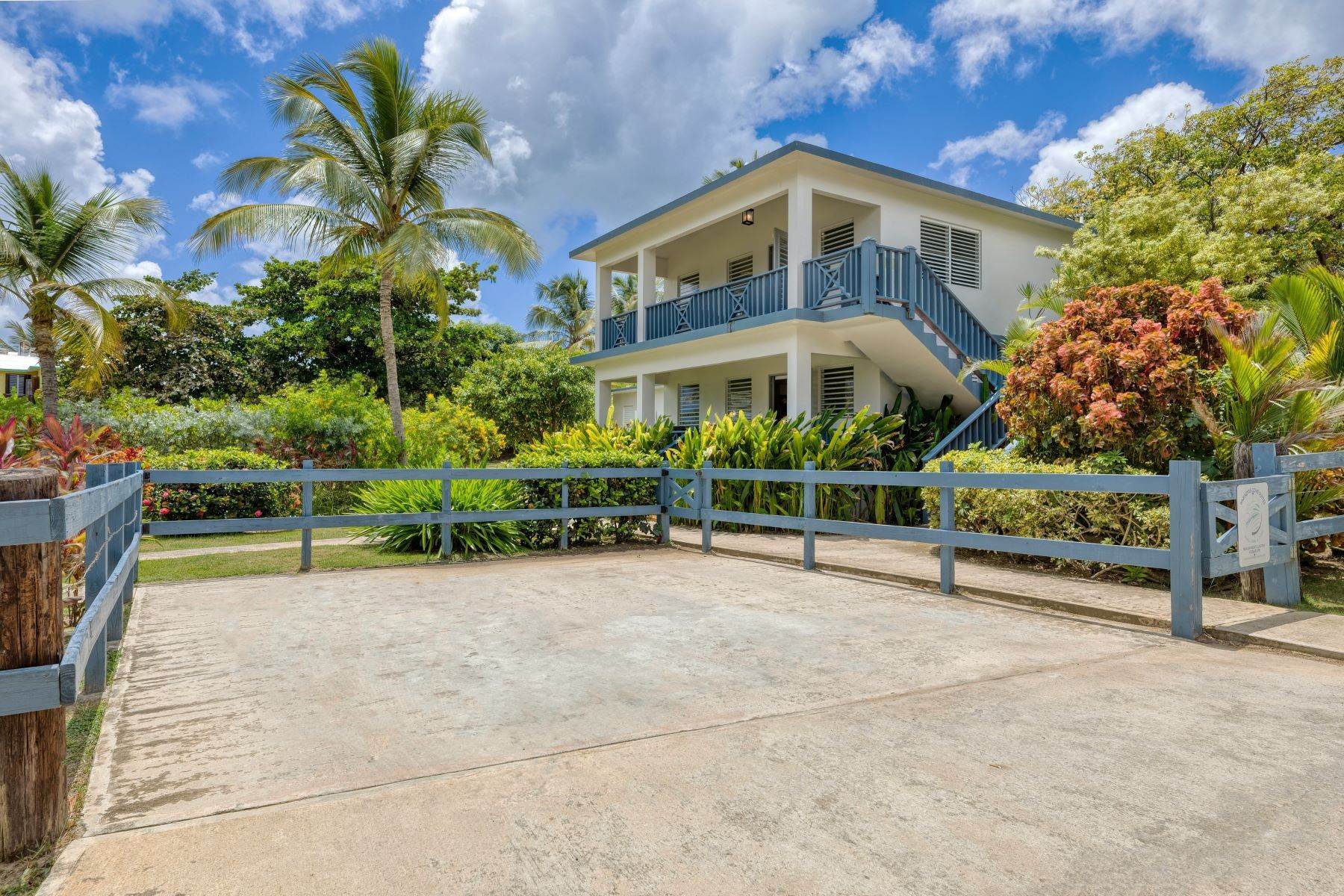 5. Single Family Homes for Sale at Beachfront Paradise in Vieques 699 Santa Maria, Villa Borinquen Vieques, 00765 Puerto Rico