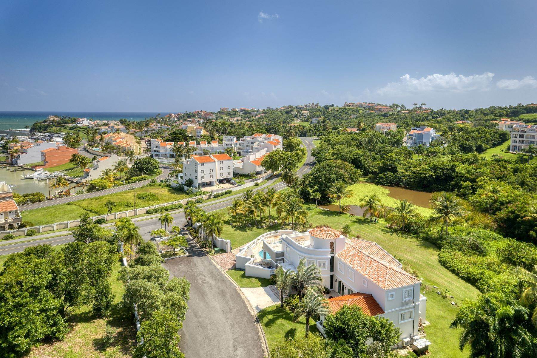 2. Single Family Homes för Försäljning vid 51 Harbour Lights Estates 51-A Harbour Lights Estates Palmas Del Mar, 00791 Puerto Rico