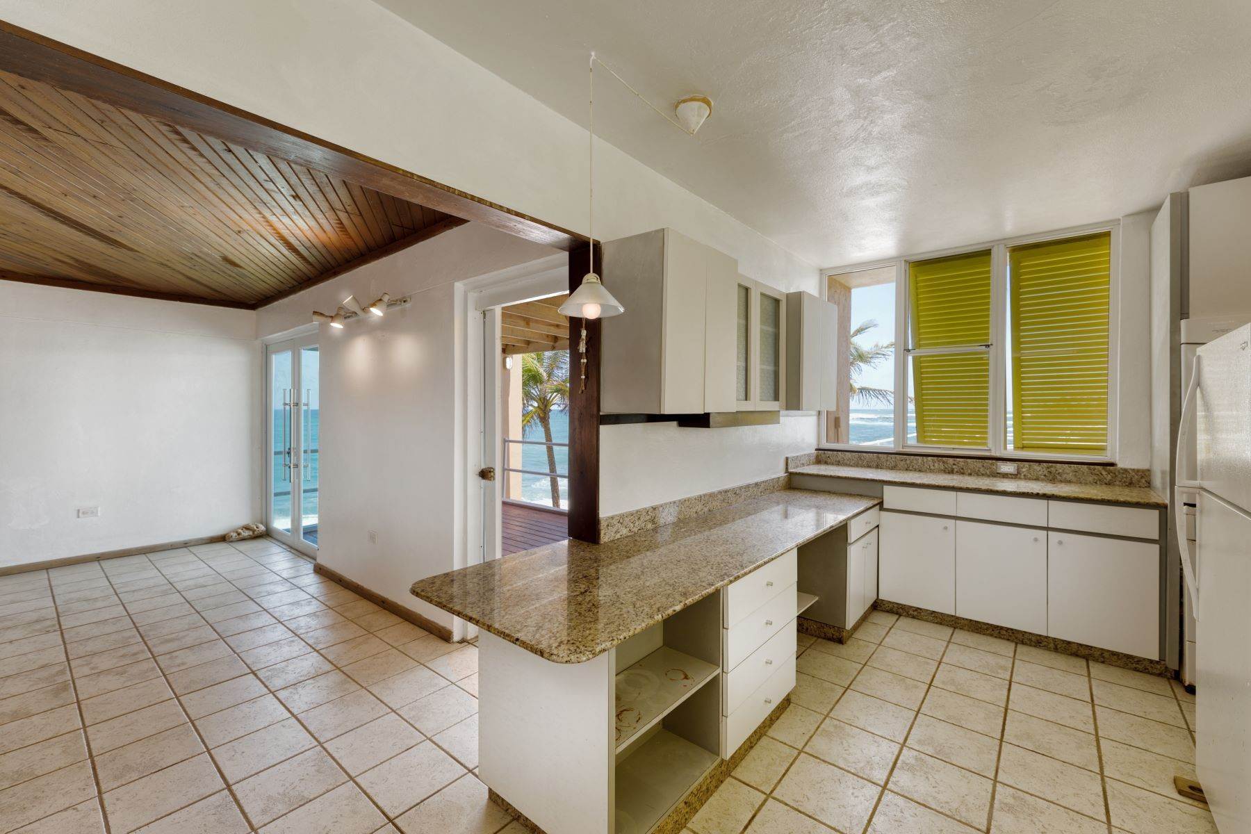 8. Single Family Homes للـ Sale في Beachfront Marvel in Brenas 70 Brenas Estate Vega Alta, 00759 Puerto Rico