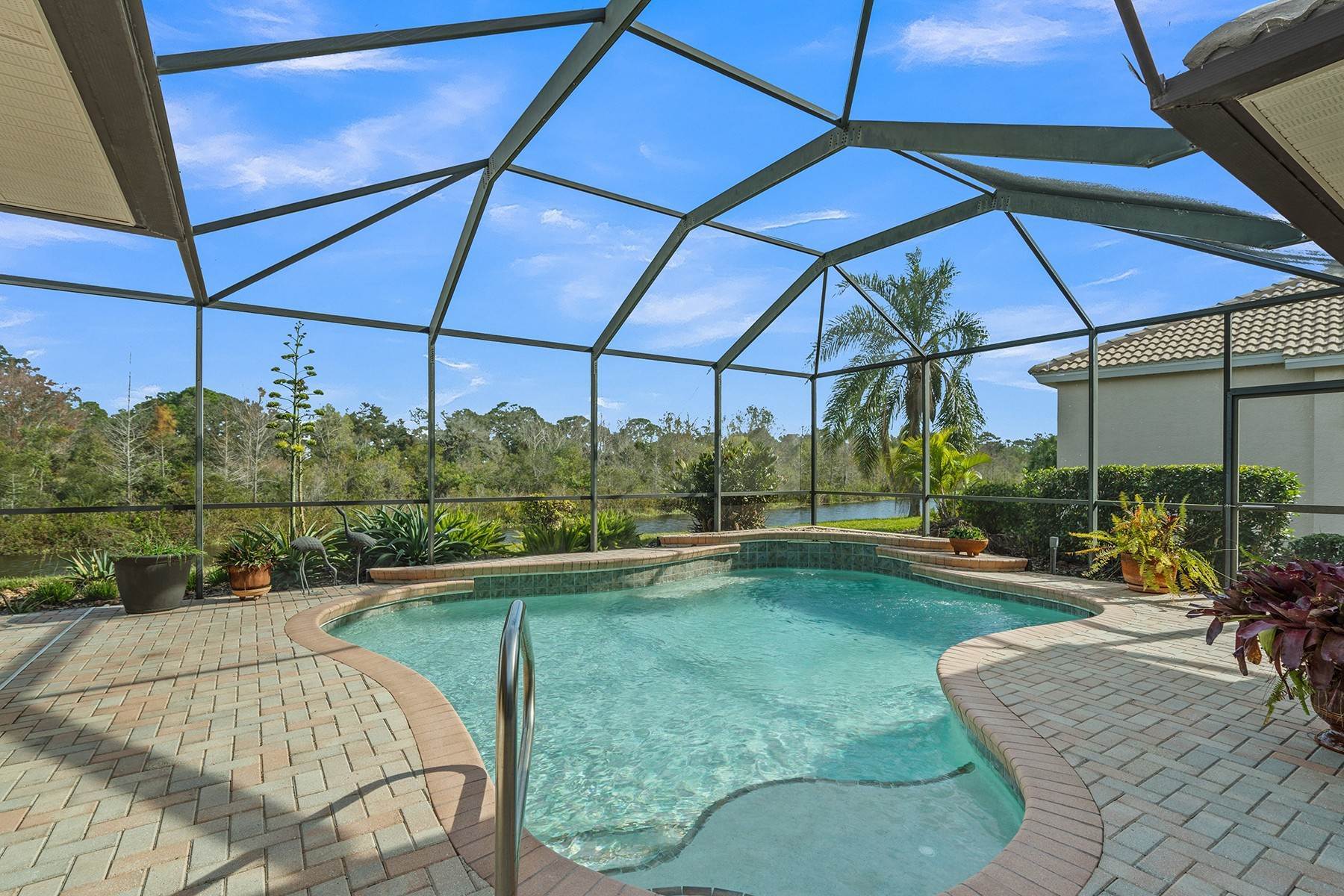 28. Other Residential Homes for Sale at WILLOWBEND 672 Crane Prairie Way Osprey, Florida 34229 United States