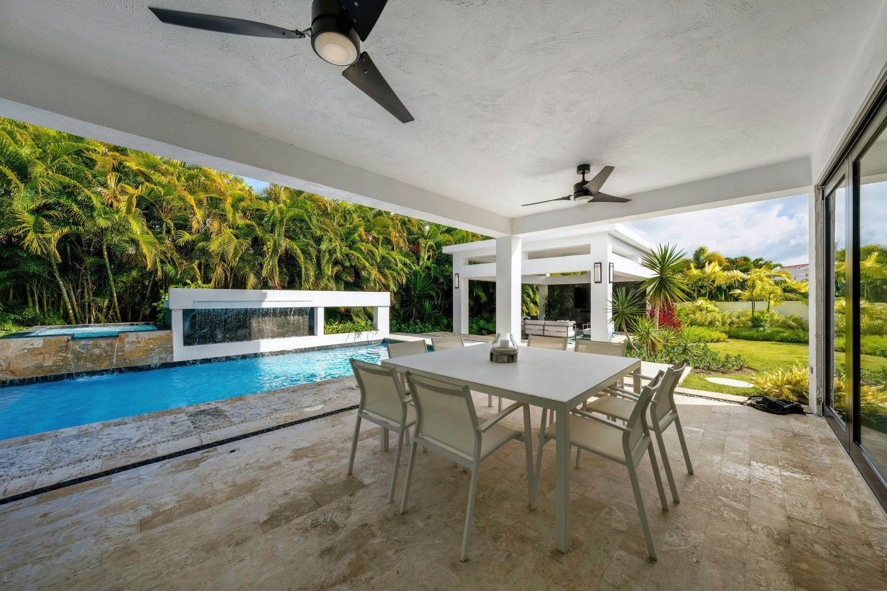 8. Single Family Homes for Sale at Stunningly Renovated Home in Dorado Beach 391 Dorado Beach East Dorado, 00646 Puerto Rico