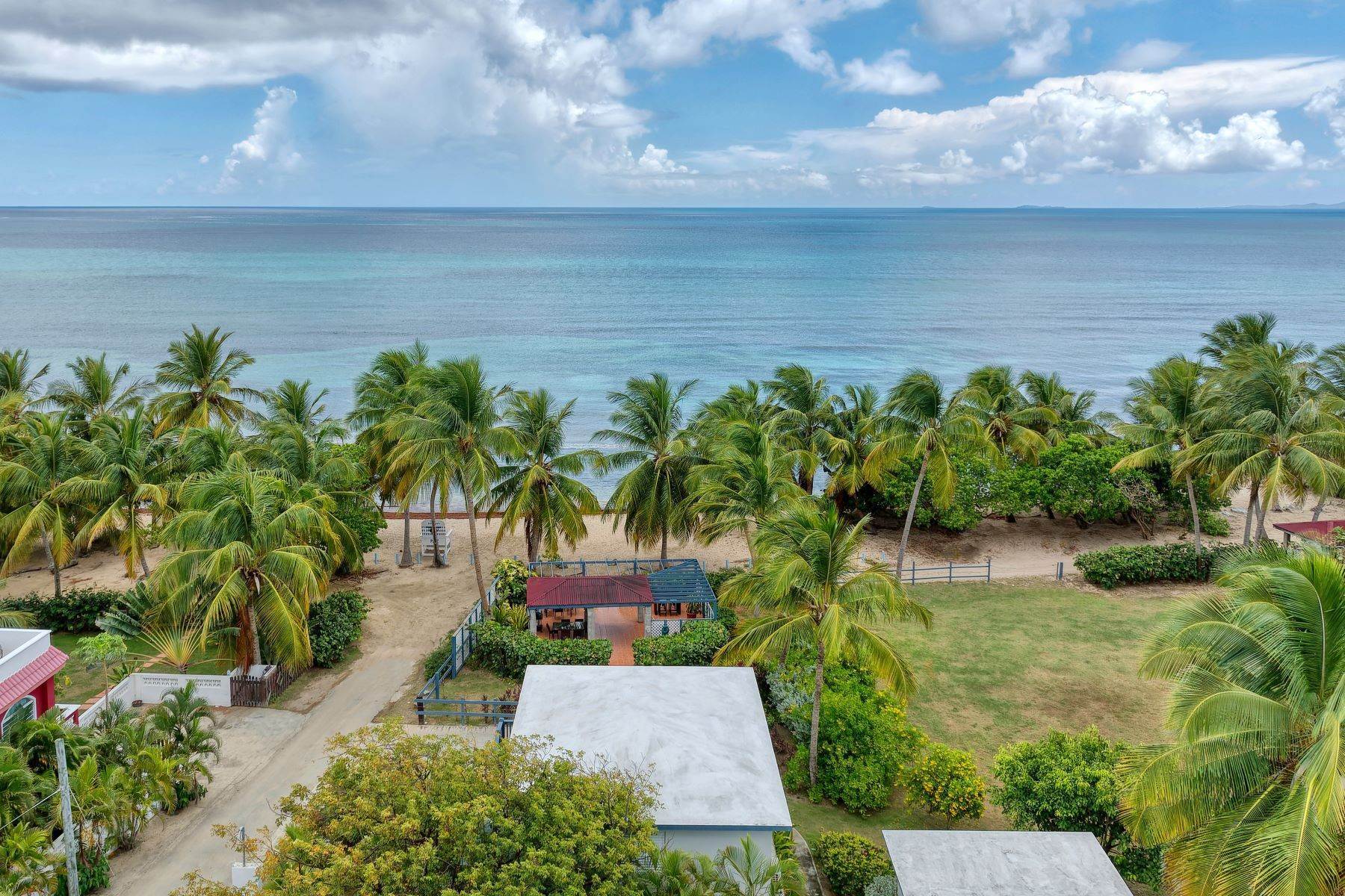 32. Single Family Homes for Sale at Beachfront Paradise in Vieques 699 Santa Maria, Villa Borinquen Vieques, 00765 Puerto Rico