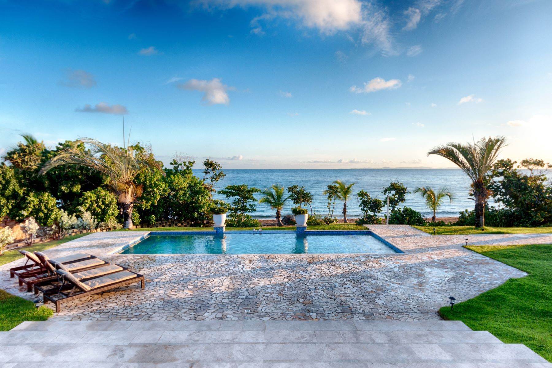 29. Single Family Homes for Sale at Villa 8 Beachfront Vieques 8 Beachfront Estates Vieques, 00765 Puerto Rico