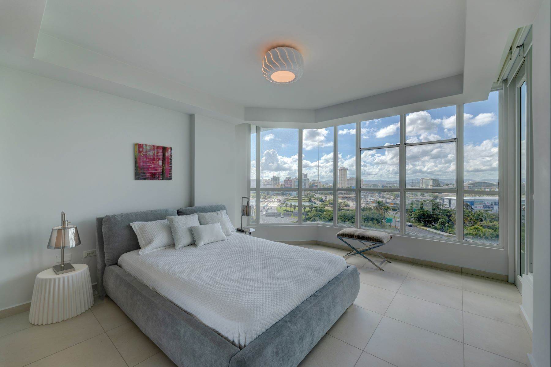9. Condominiums for Sale at Modern Residence with Spectacular Views 25 Munoz Rivera Ave., Apt. 808 San Juan, 00901 Puerto Rico