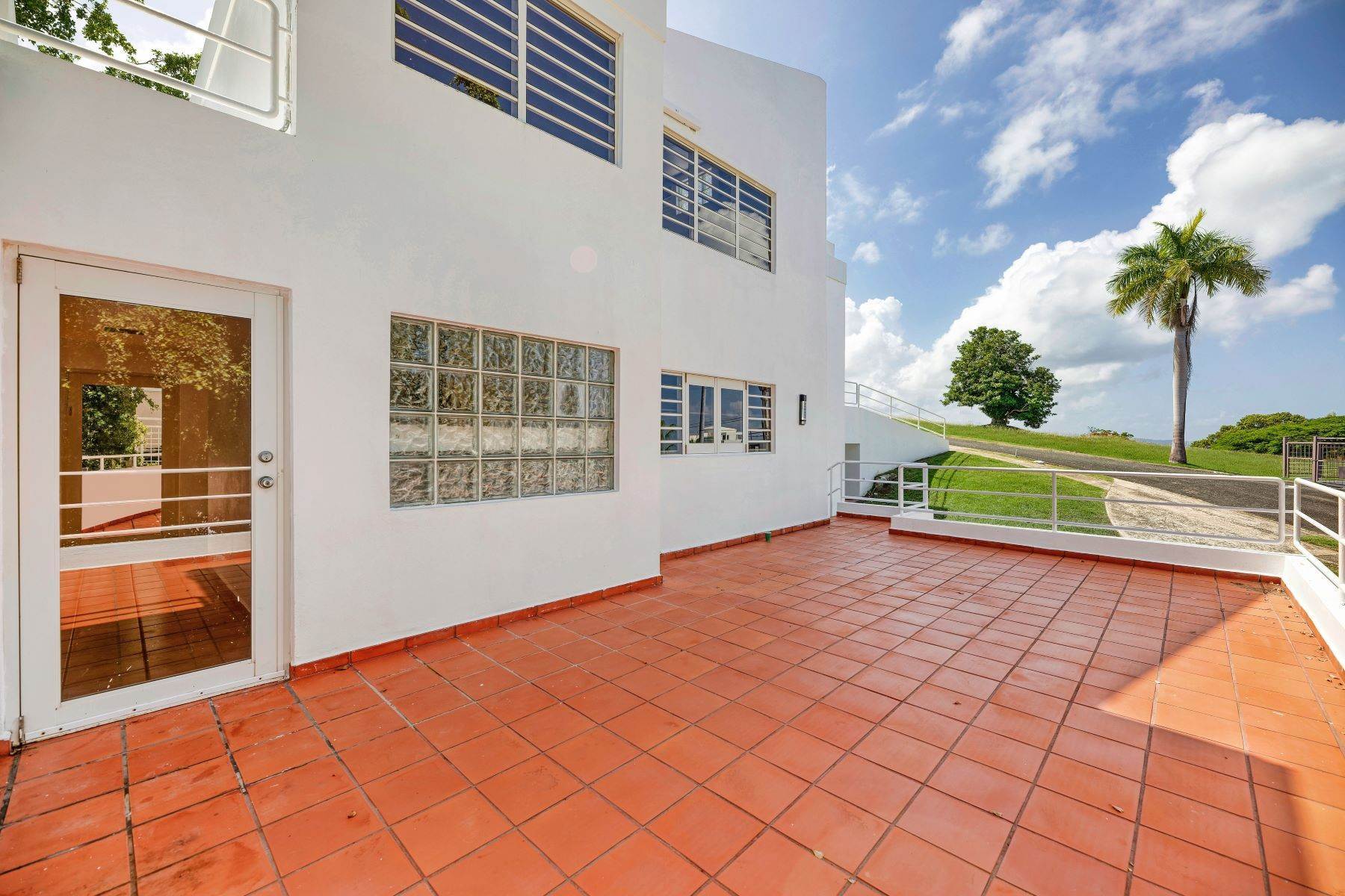 6. Single Family Homes for Sale at Tri-Level Residence with Scenic Vistas 2 Paseo El Faro Fajardo, 00738 Puerto Rico