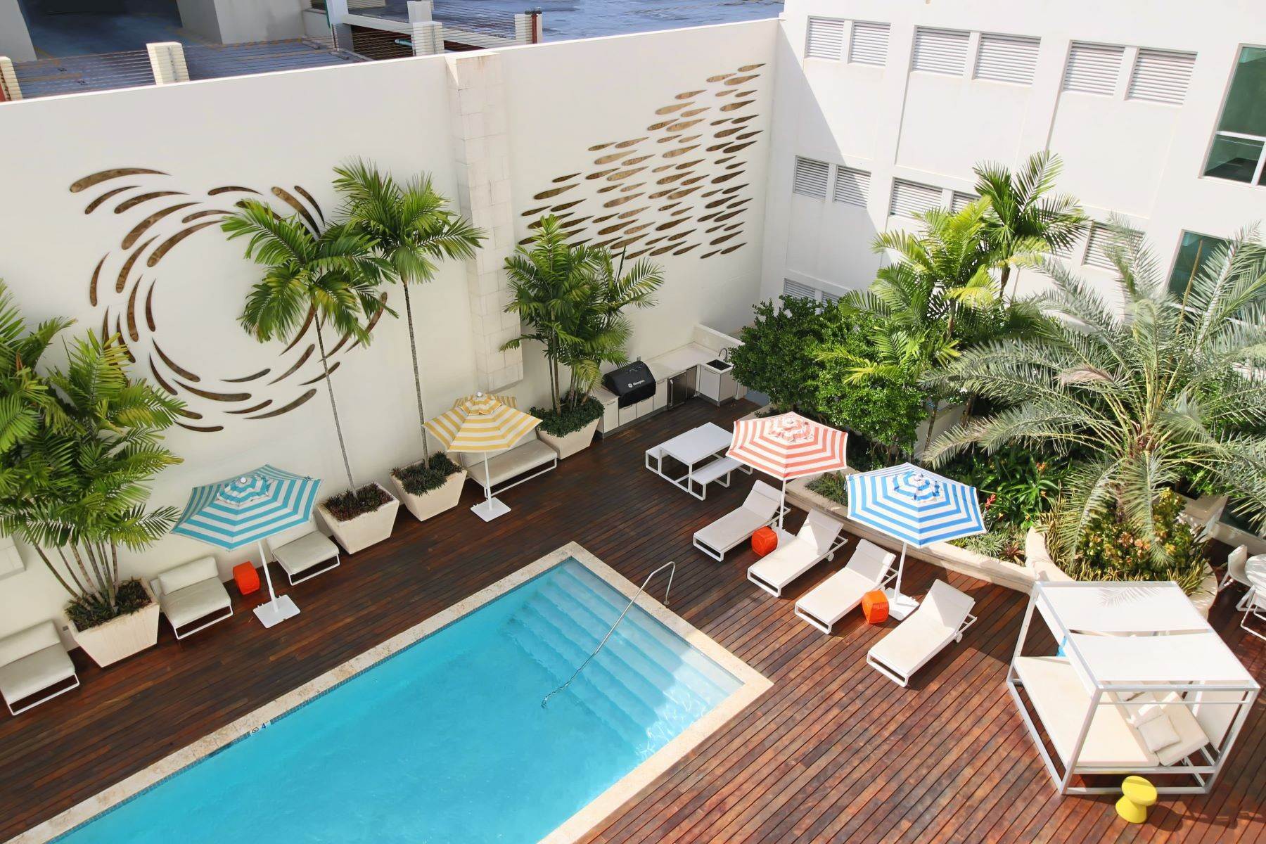 22. Condominiums for Sale at Rarely Available 3-Bedroom Residence in Bahia Plaza 25 Munoz Rivera Ave., Apt. 604 San Juan, 00901 Puerto Rico