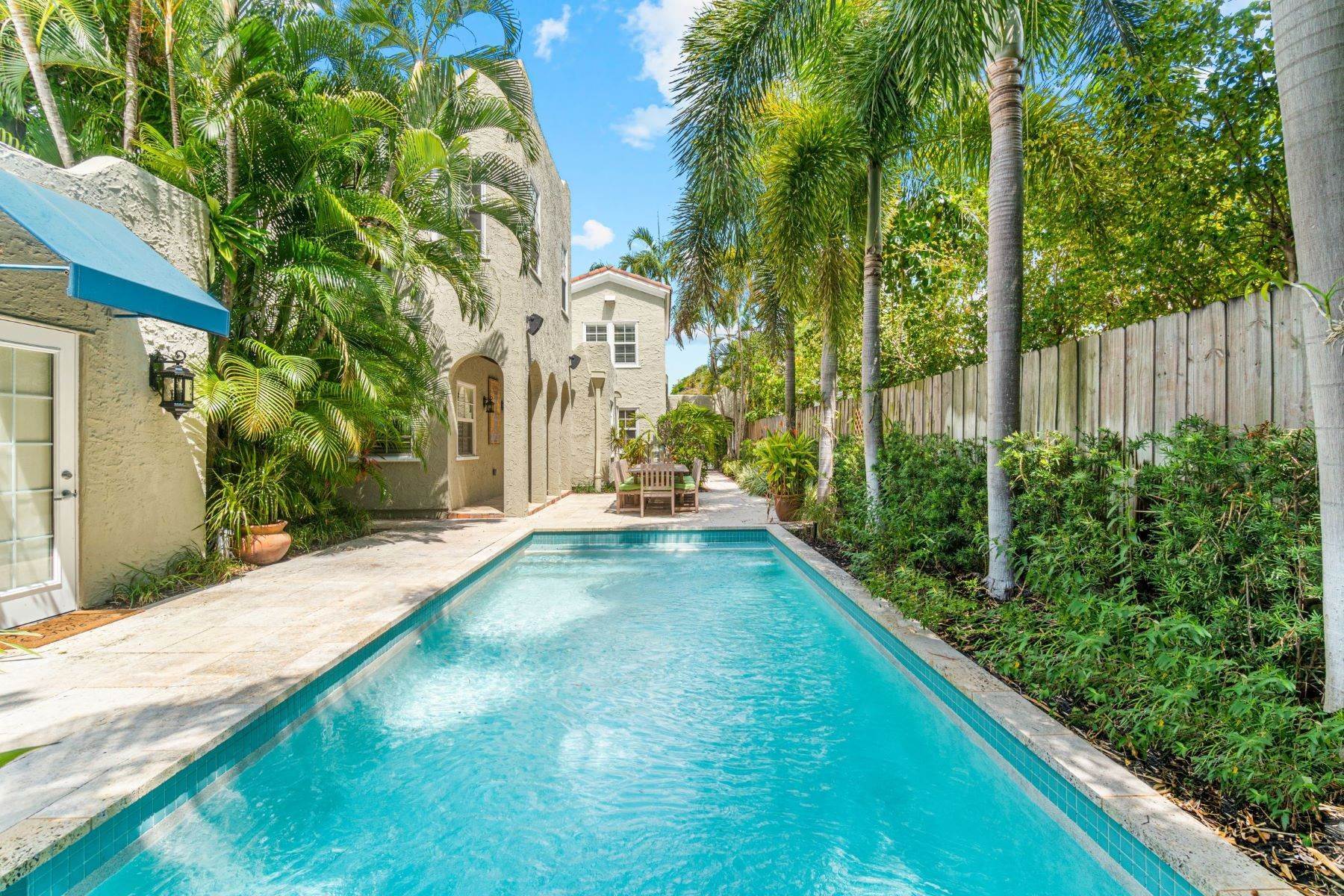 Single Family Homes voor Verkoop op 138 Greymon Drive West Palm Beach, Florida 33405 Verenigde Staten