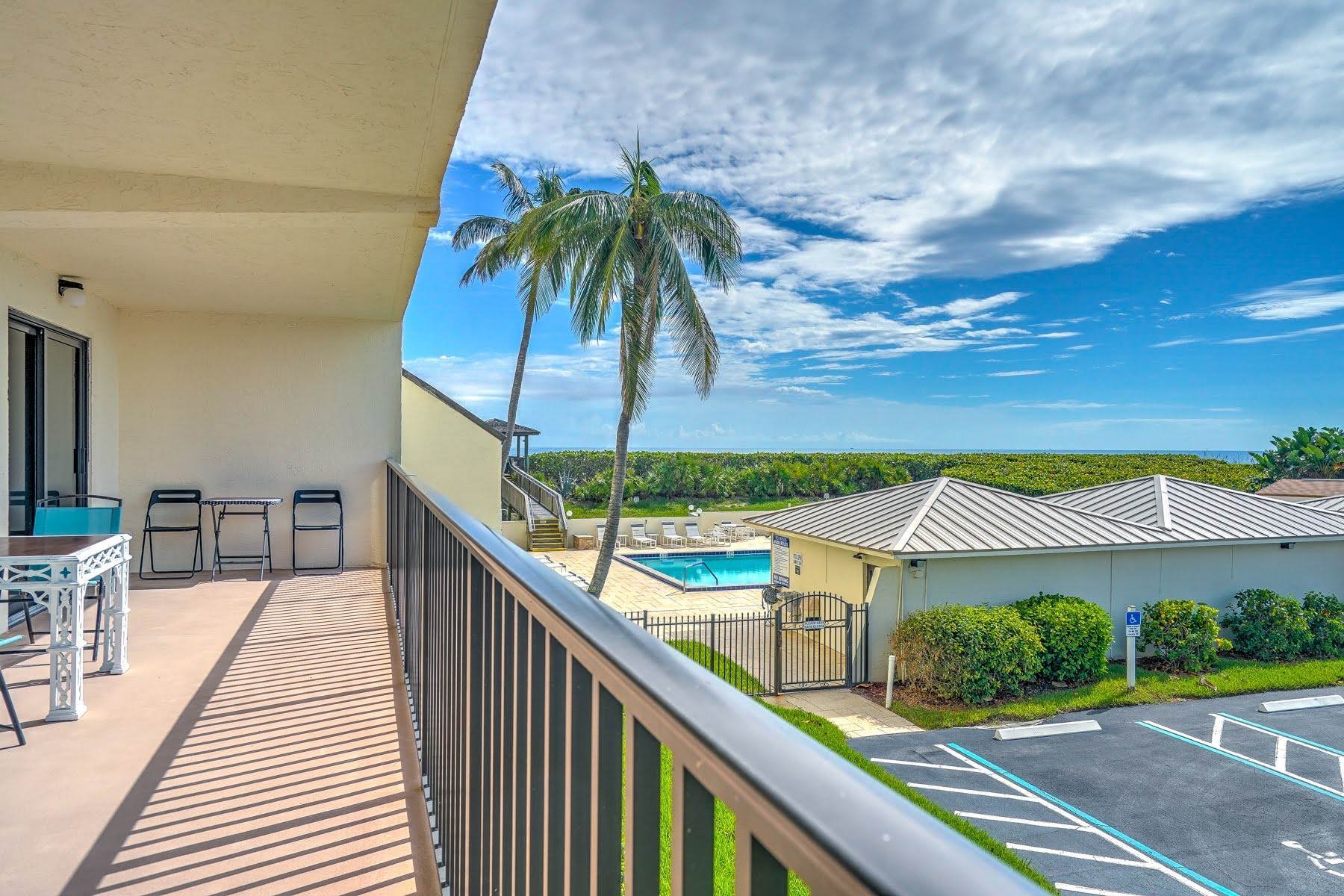 17. Condominiums for Sale at 10044 S Ocean Drive, #208, Jensen Beach, FL 10044 S Ocean Drive, 208 Jensen Beach, Florida 34957 United States