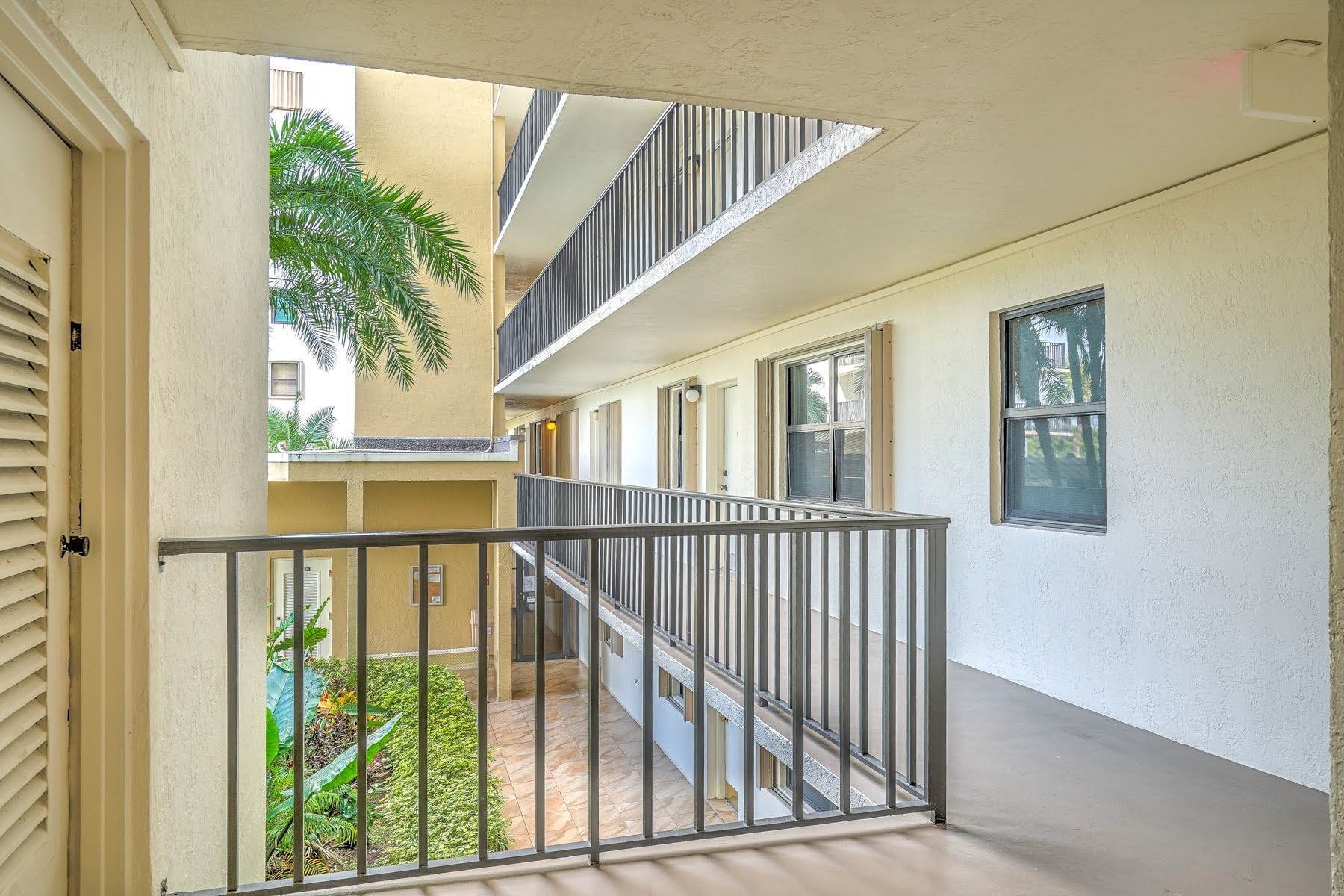 4. Condominiums for Sale at 10044 S Ocean Drive, #208, Jensen Beach, FL 10044 S Ocean Drive, 208 Jensen Beach, Florida 34957 United States